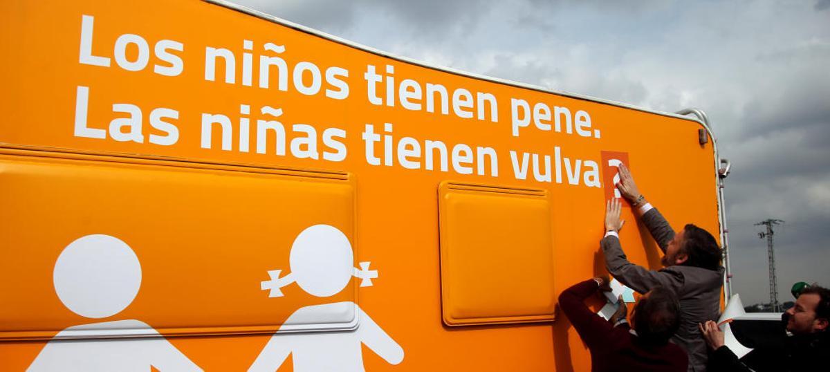 La polémica campaña de Hazte Oír.