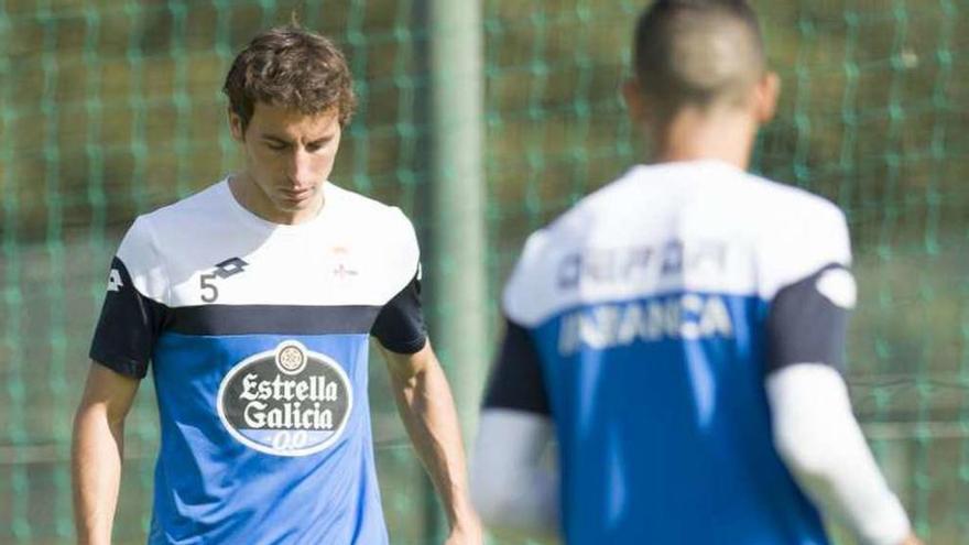 Mosquera, durante el entrenamiento de ayer en la ciudad deportiva.