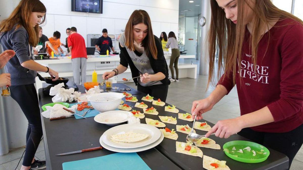 Un taller d’alimentació a la Fundació Alícia, a Sant Benet | MÓN SANT BENET