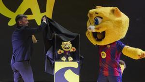 El Barça posa avui a la venda el peluix de la seva mascota CAT