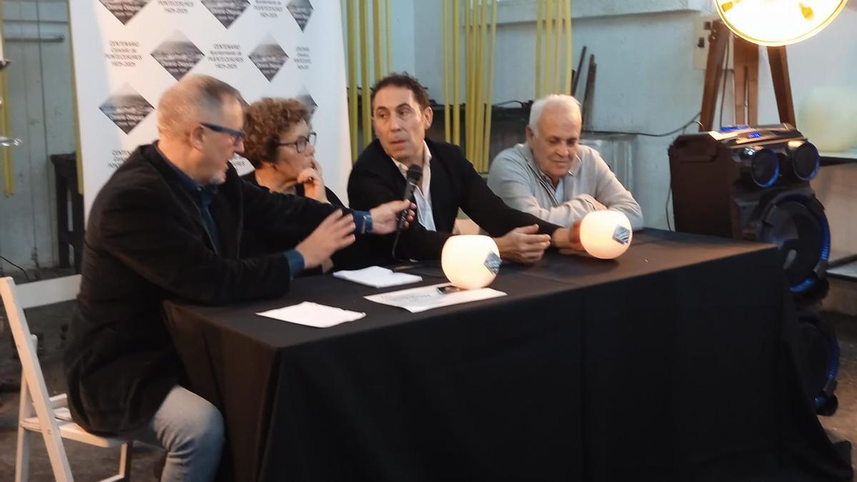 Marcial Mouzo, María Teresa Gil García, Joaquín Diñeguez y su padre, Ignacio Diéguez Añino, en la presentación de la vela.