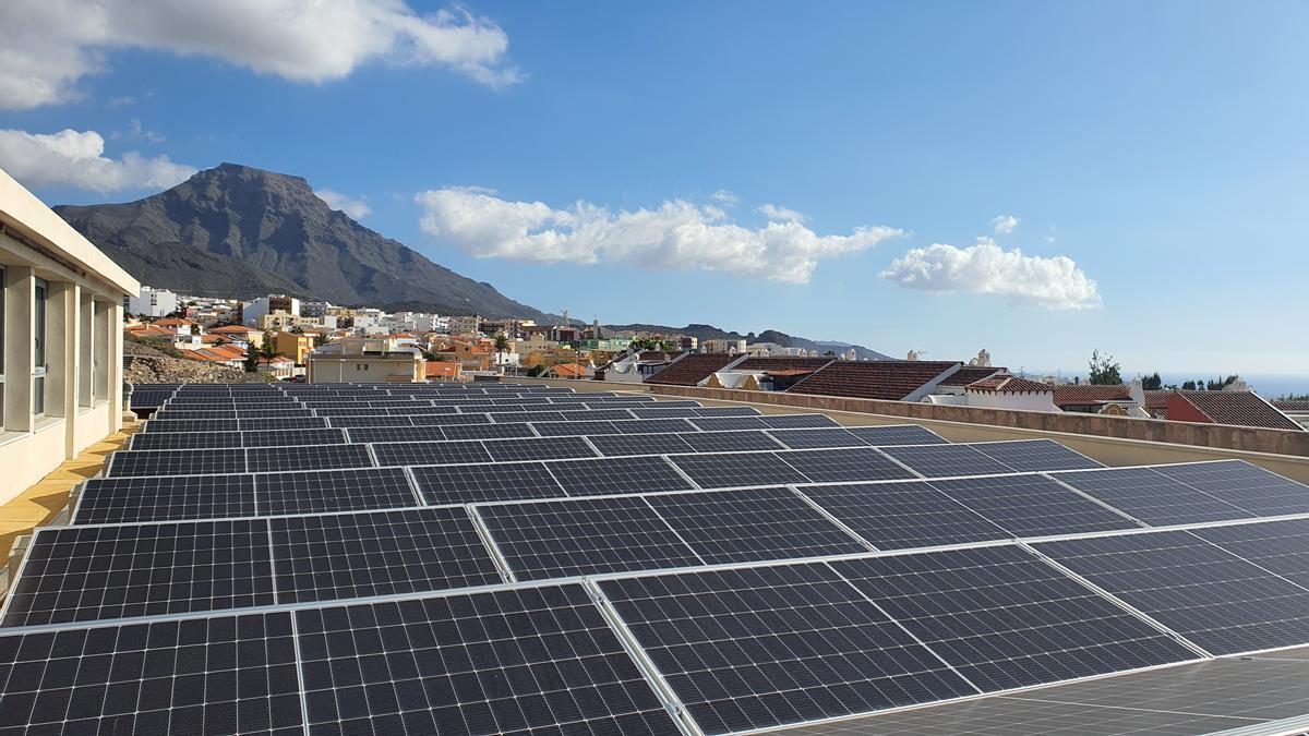 Una comunidad energética única en las Islas Canarias en Adeje