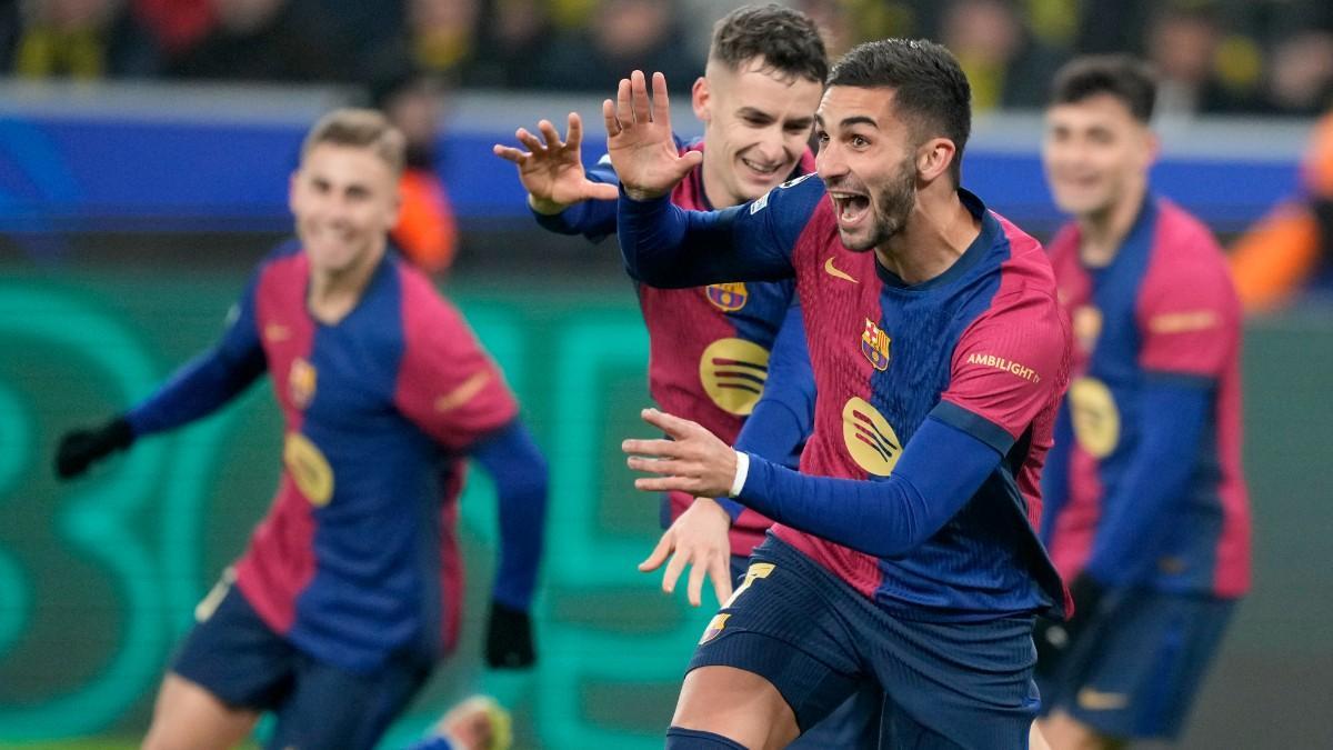 Los jugadores del FC Barcelona celebran uno de sus goles contra el Borussia Dortmund