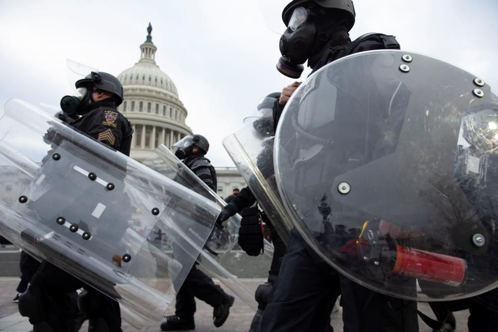 Una torba de seguidors de Trump assalta el Capitol