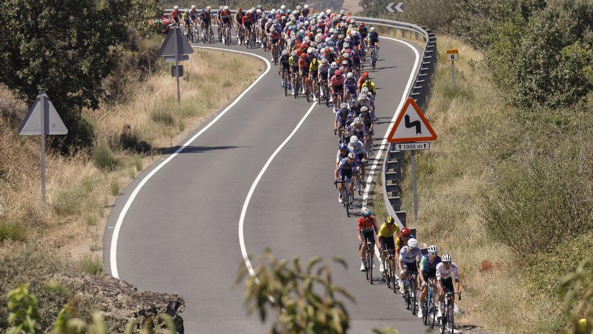 Roglic se impone en la primera llegada en alto de la Vuelta