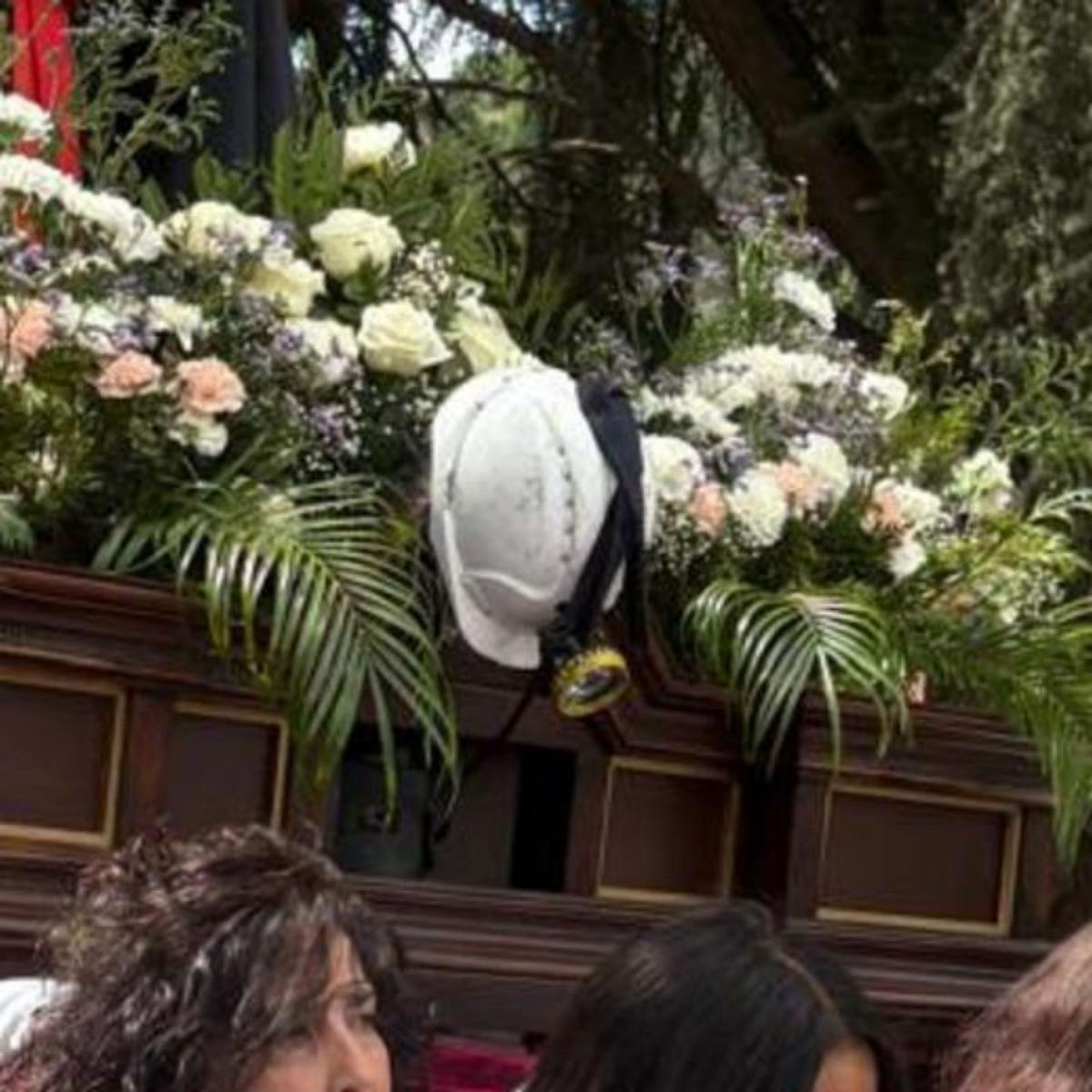 Mujeres acompañado al Nazareno. | LNE