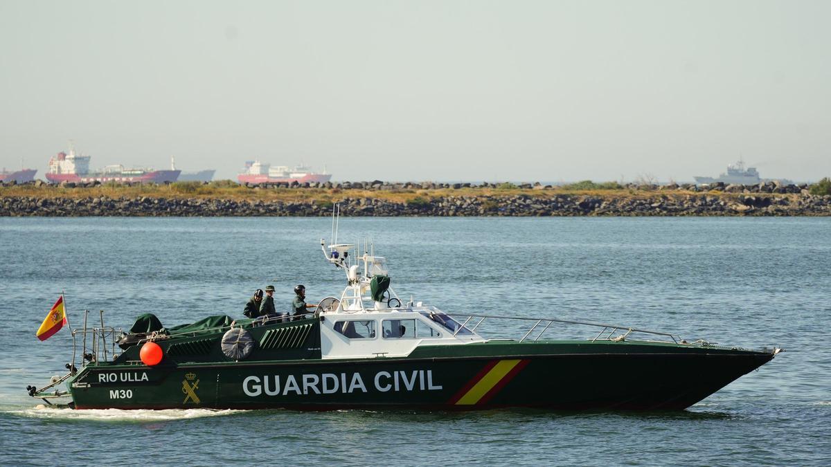 Archivo - Embarcación de la Guardia Civil.