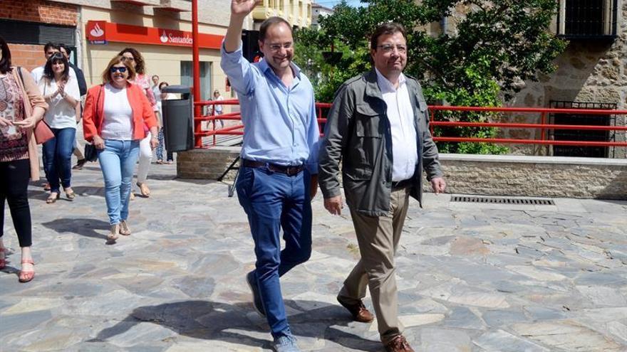 Vara: &quot;A Rajoy e Iglesias, Extremadura les importa un pepino&quot;