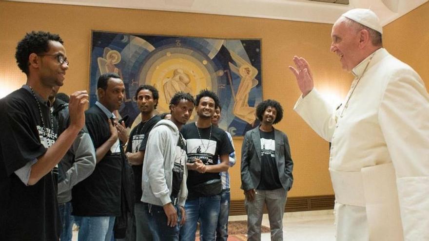 El Papa visitará a los emigrantes y refugiados de Lesbos el 15 de este mes