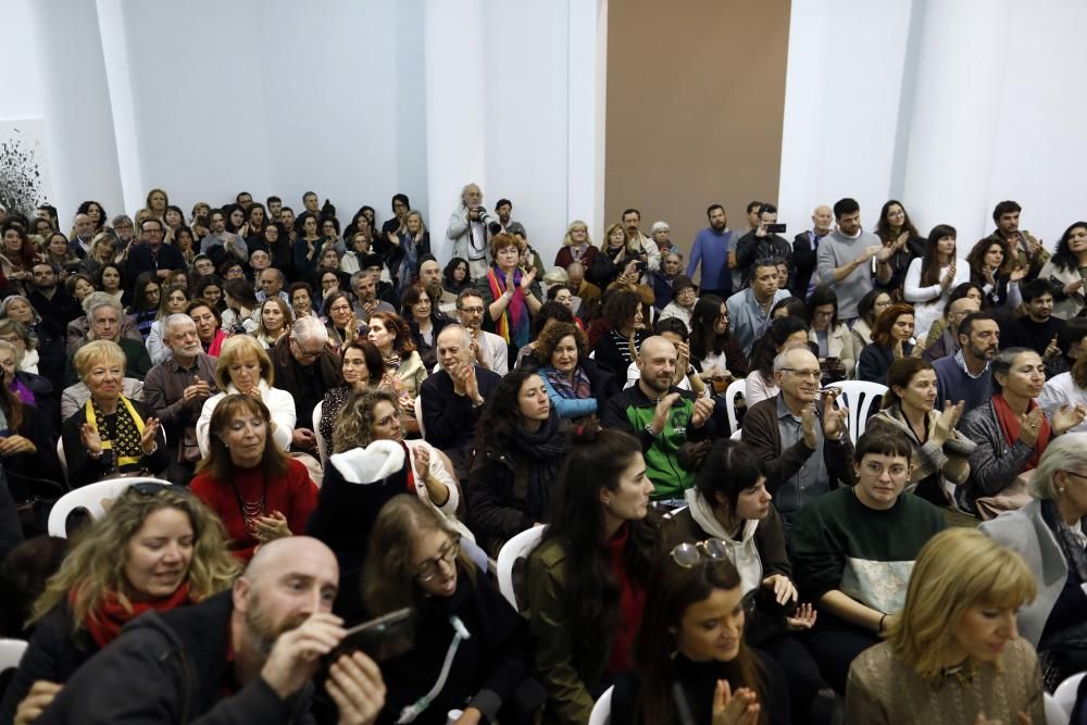 Aglomeración en la conferencia de Mujica en València