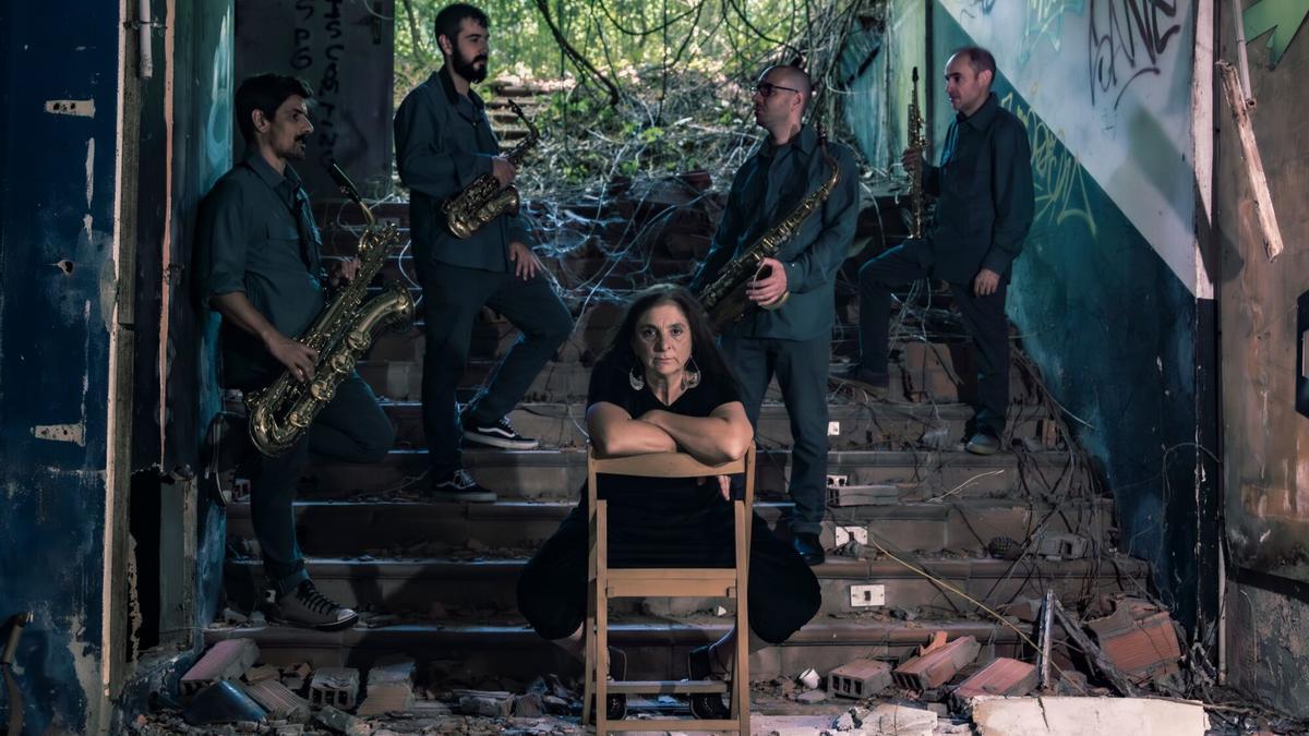 Felisa Segade, con su banda.