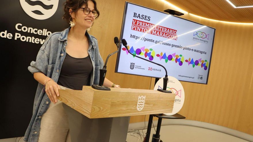 La concejala de Igualdade, Anabel Gulías, ayer en la presentacion del premio literario. | FdV