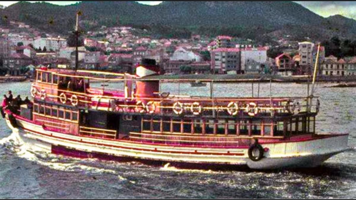 O vapor «Morrazo» chegando ao porto de Cangas.