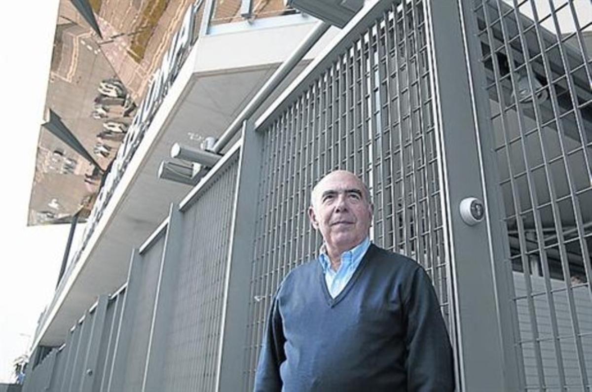 Al seu barri 8 Antoni Gascón, a la nova ubicació del mercat. Al seu barri 8 Antoni Gascón, a la nova ubicació del mercat.