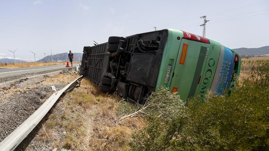 Un muerto y 30 heridos en un accidente entre un autobús y una moto en Tarifa