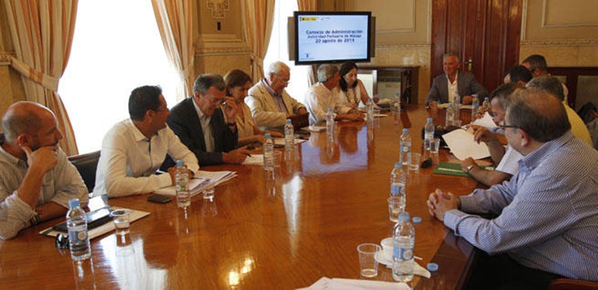 El consejo de administración se celebró ayer de urgencia.