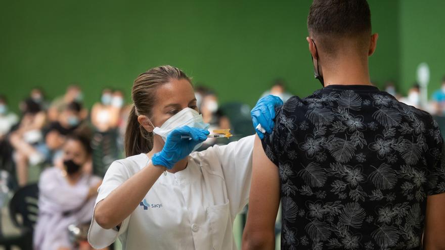 Castilla y León registra tres nuevos fallecidos por COVID mientras los contagios siguen a la baja con 609