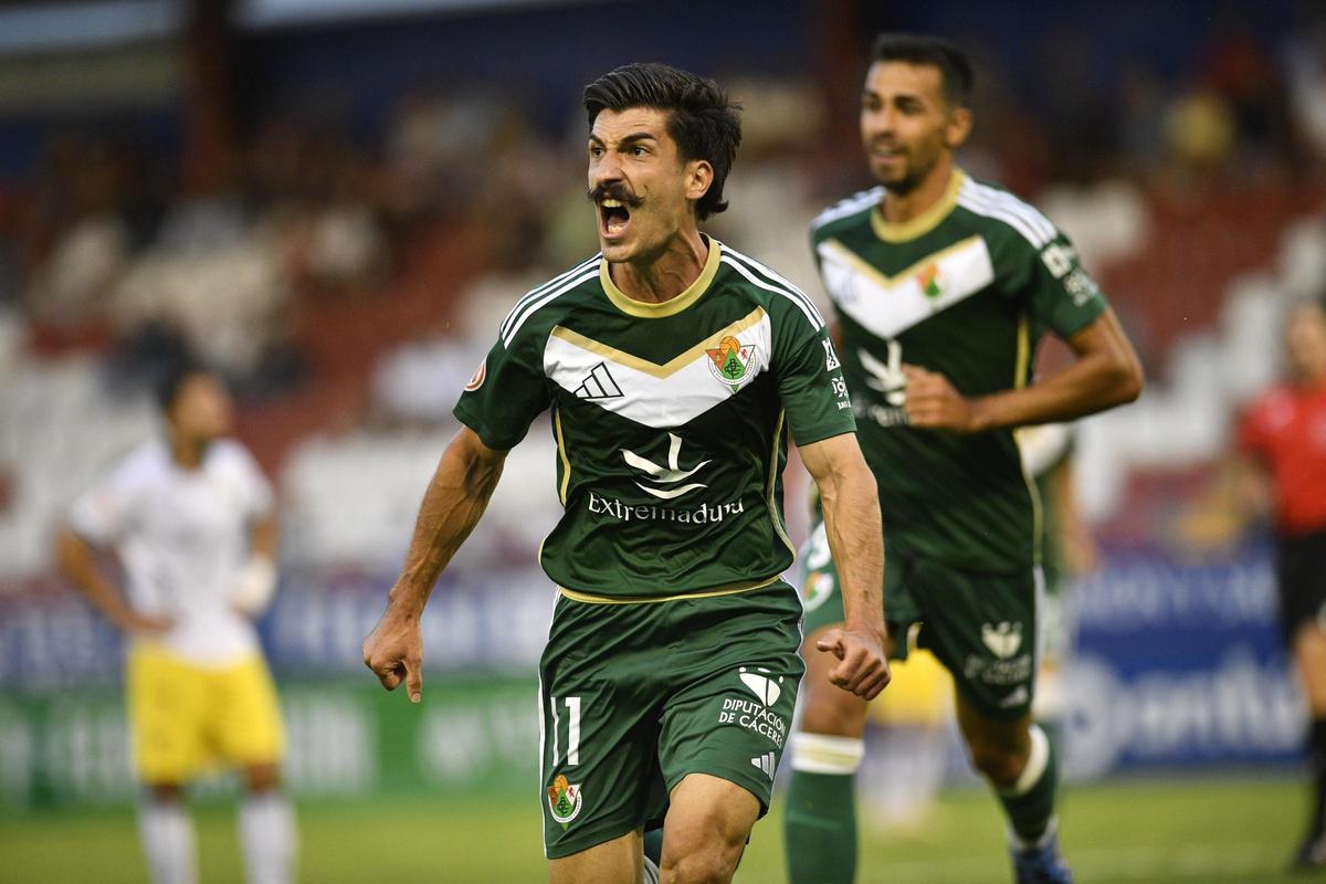 Sanchidrián festeja su gol ante el Mérida.