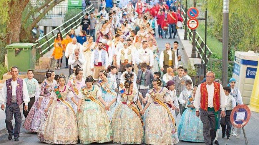 Riba-roja creará una línea presupuestaria para paliar los efectos de la suspensión de las Fallas