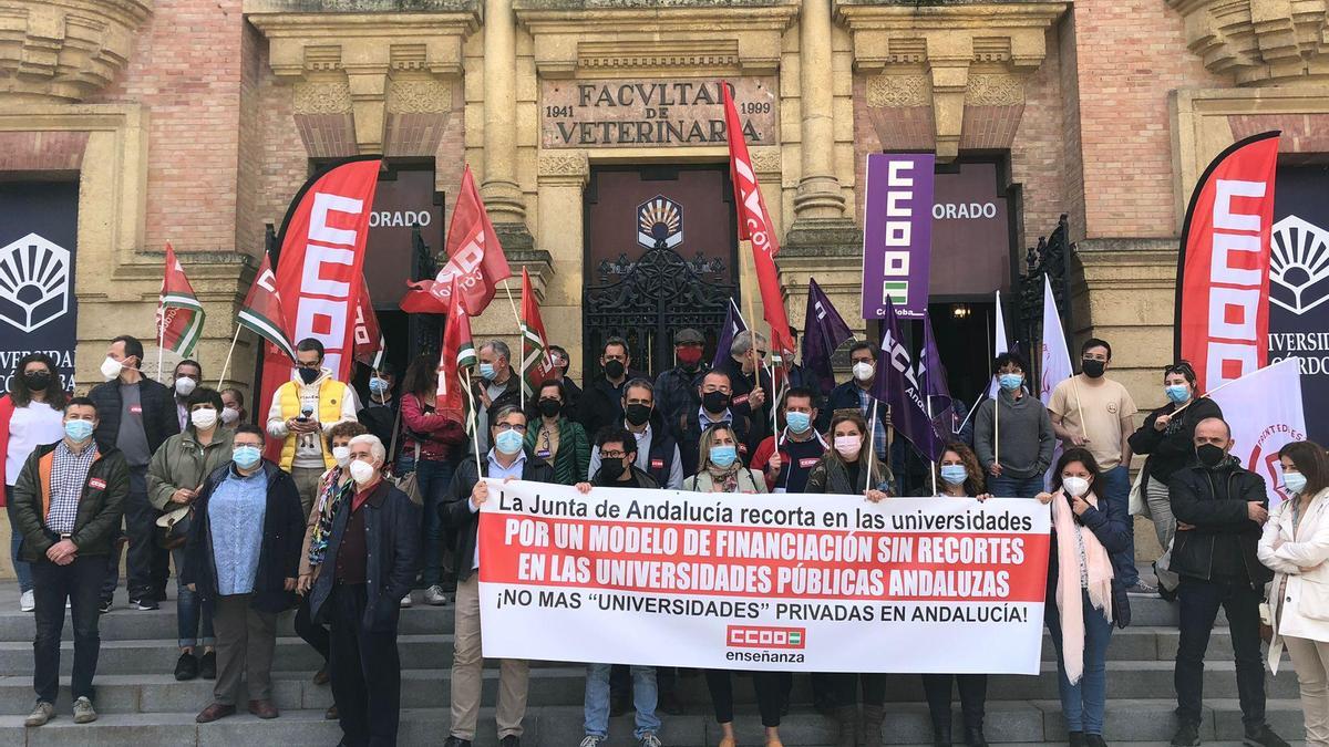 Protesta sindical convocada por CCOO contra el modelo de financiación de las universidades andaluzas públicas.