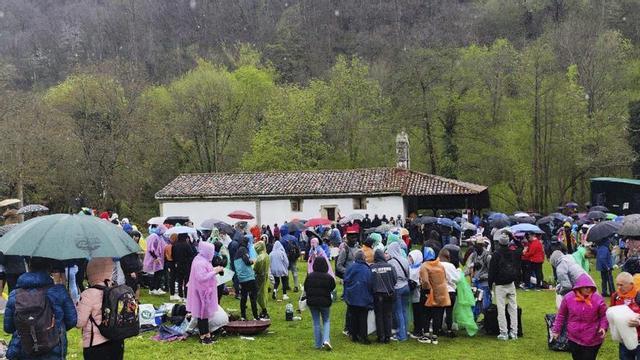 La romería de la Flor, en Piedracea, en pleno corazón del valle de Naredo. | LNE