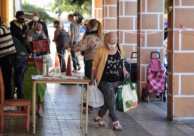 Enrique Arriaga se reúne con la asociación de vecinos del barrio de García Escámez