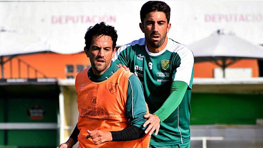 Mateo y Antón, durante el entrenamiento de ayer. |  // R.R.