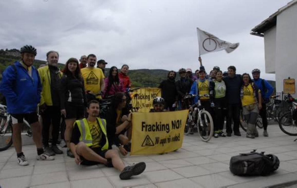 Castelló se sube a la bici para rechazar el fracking