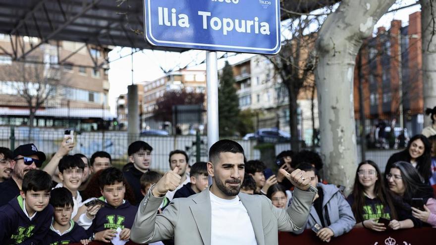 Ilia Topuria inaugura del pabellón San Lázaro en Toledo