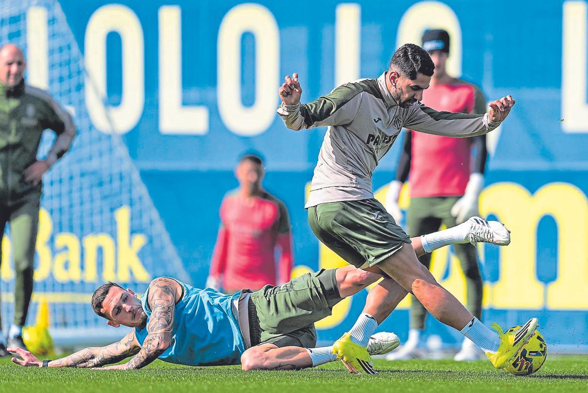Rafa Marín y Ayoze Pérez durante un entrenamiento en la Ciudad Deportiva José Manuel Llaneza.