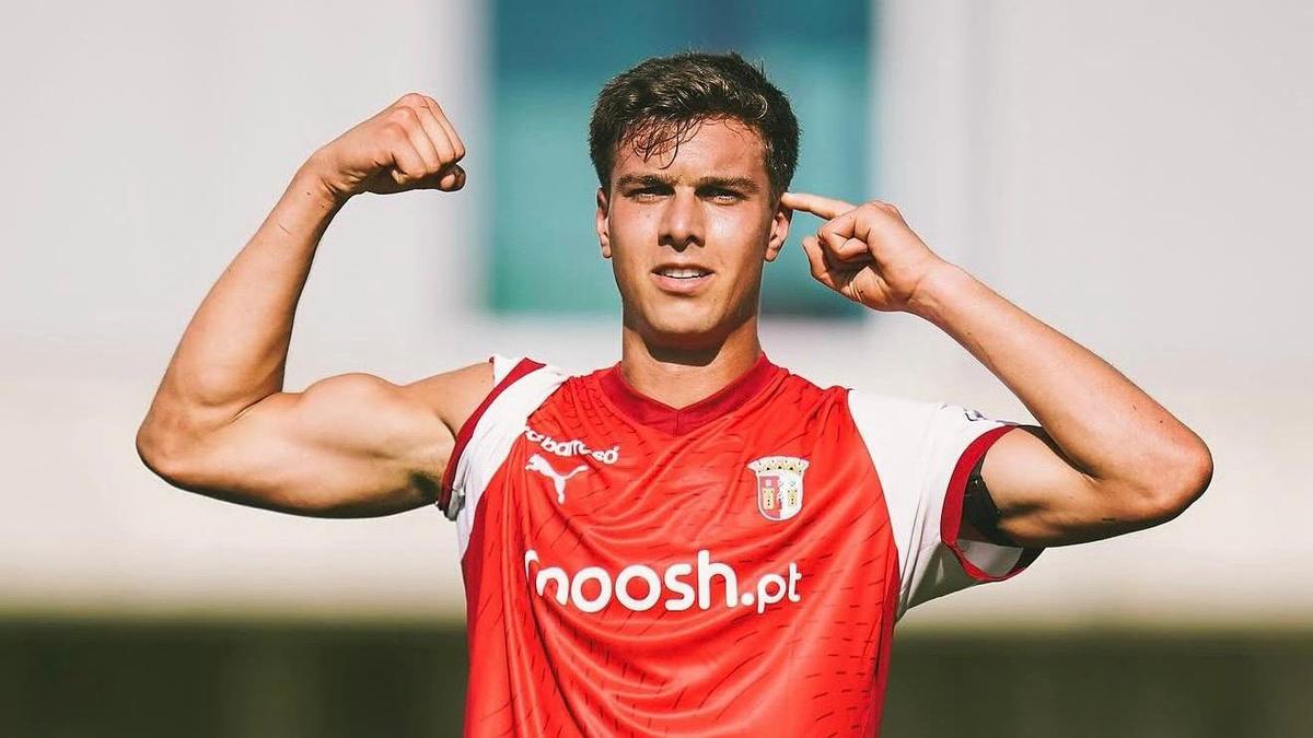 El Nápoles apuesta por el Eldense para ceder al delantero Dinis Rodrigues