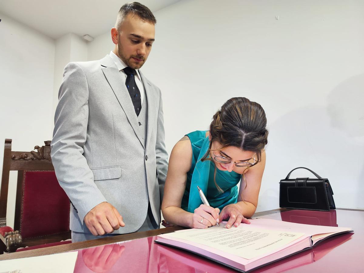 La boda civil de Tamara y Gabriel en Siero, en imágenes La boda civil de Tamara y Gabriel en Siero, en imágenes