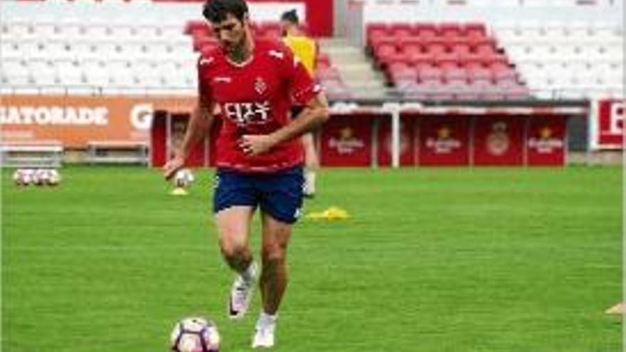 Manel Martínez, en un entrenament a l&#039;estadi de Montilivi.