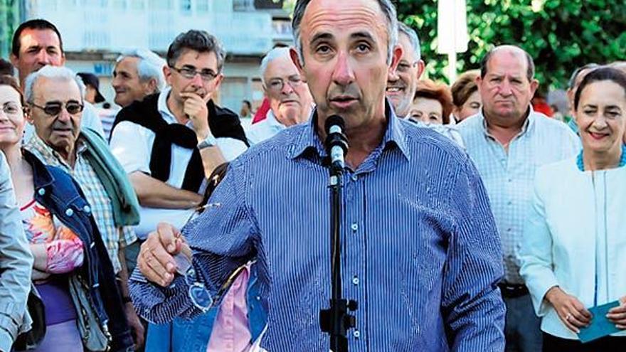 Xosé Vázquez Pintor, escritor: &quot;En cada unha destas casetas gárdase un libro aberto&quot;