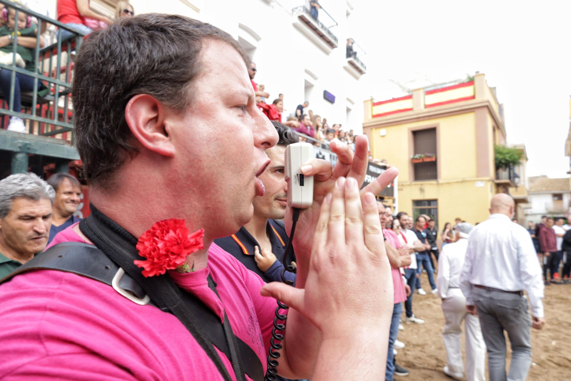 Fotos de ambiente y de los toros de la tarde taurina del martes de fiestas en Almassora