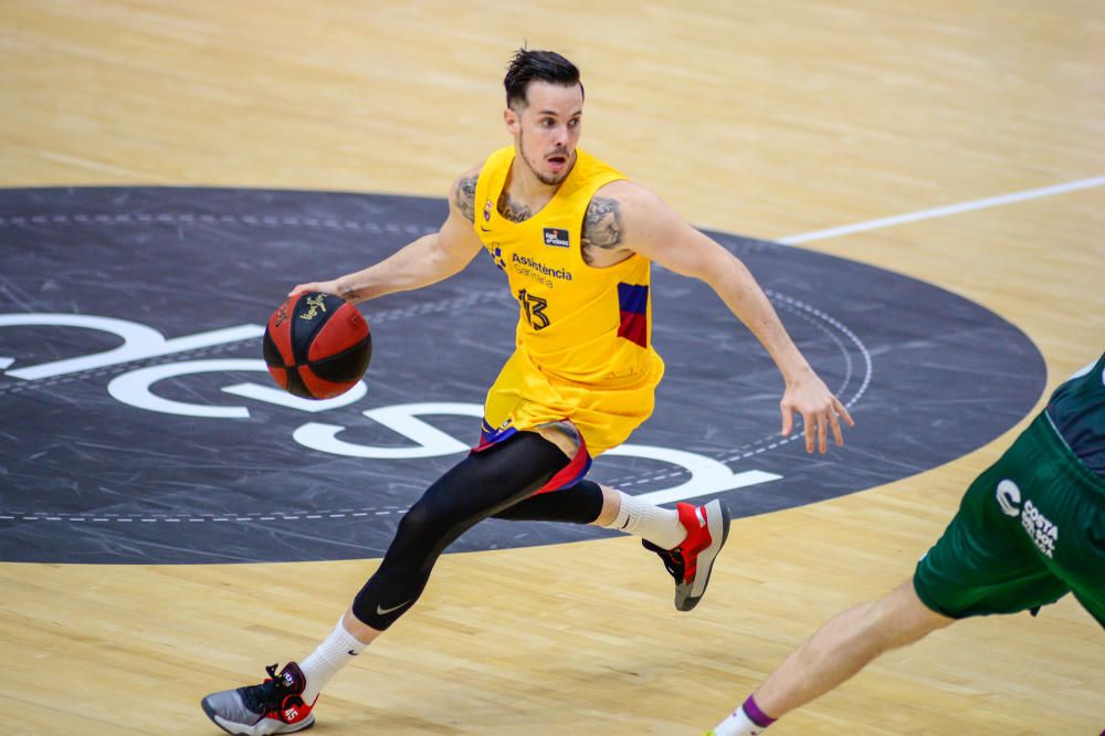 Partido entre el Unicaja y el FC Barcelona en la fase final de la Liga ACB.