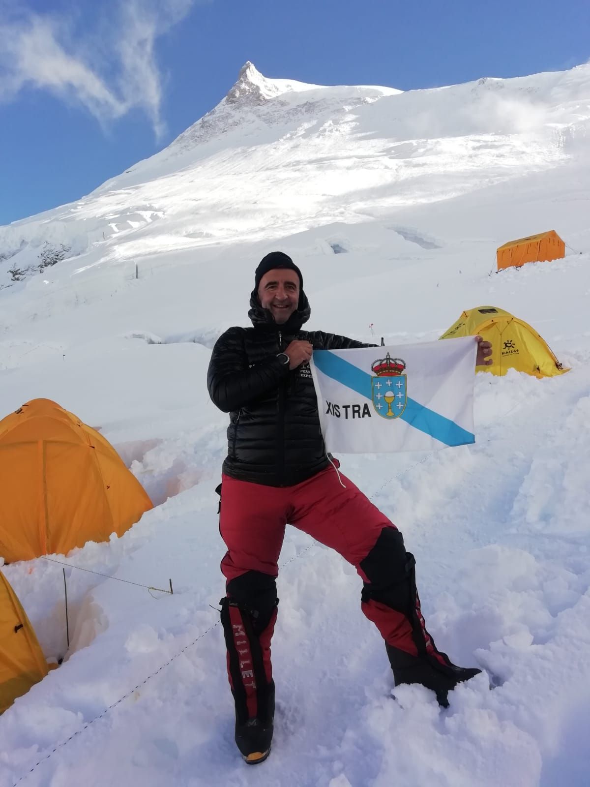 El camino de ascenso del alpinista vigués Roberto López al Manaslu