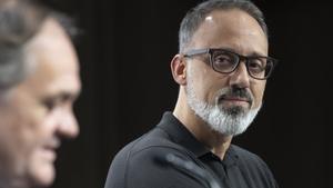 SAN SEBASTIÁN, 22/12/2025.- La Real Sociedad ha presentado este lunes a su nuevo entrenador, el estadounidense Pellegrino Matarazzo, quien llega al club donostiarra con el objetivo de enderezar el rumbo del equipo que, tras el empate ante el Levante, ha cerrado el 2025 con 35 puntos en 36 encuentros. EFE/Javier Etxezarreta