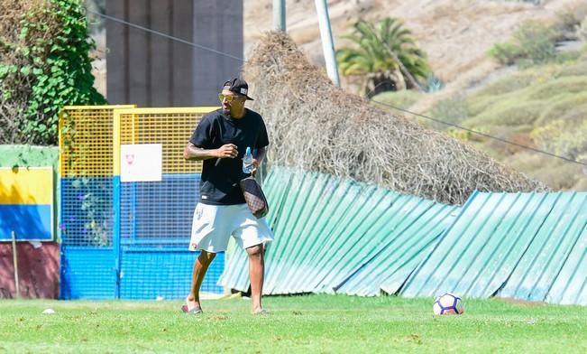 Entrenamiento UD Las Palmas en Barranco Seco ...