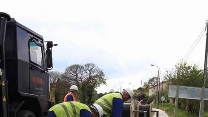 Obras en el alumbrado de Lalín, a finales de mayo.