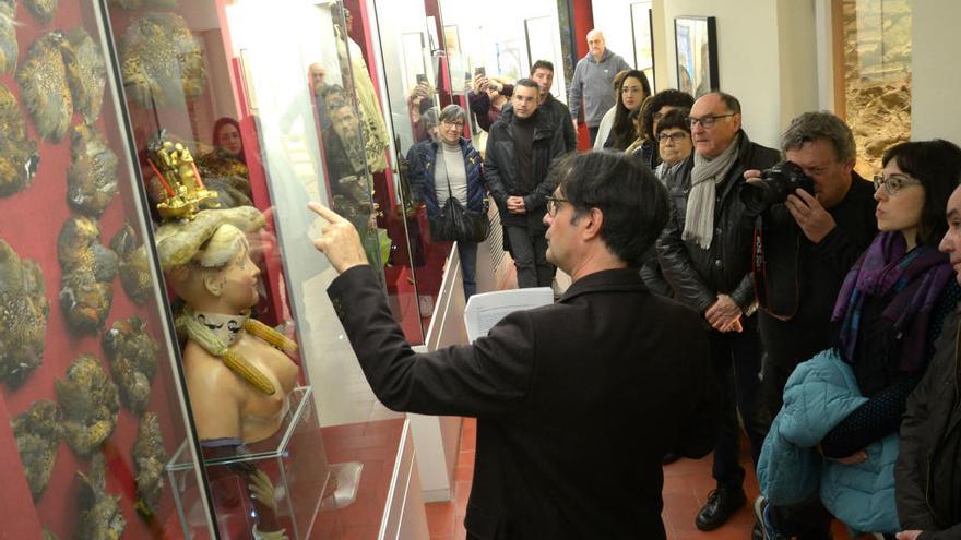 Vicenç Pagès exposant les seves reflexions durant la visita