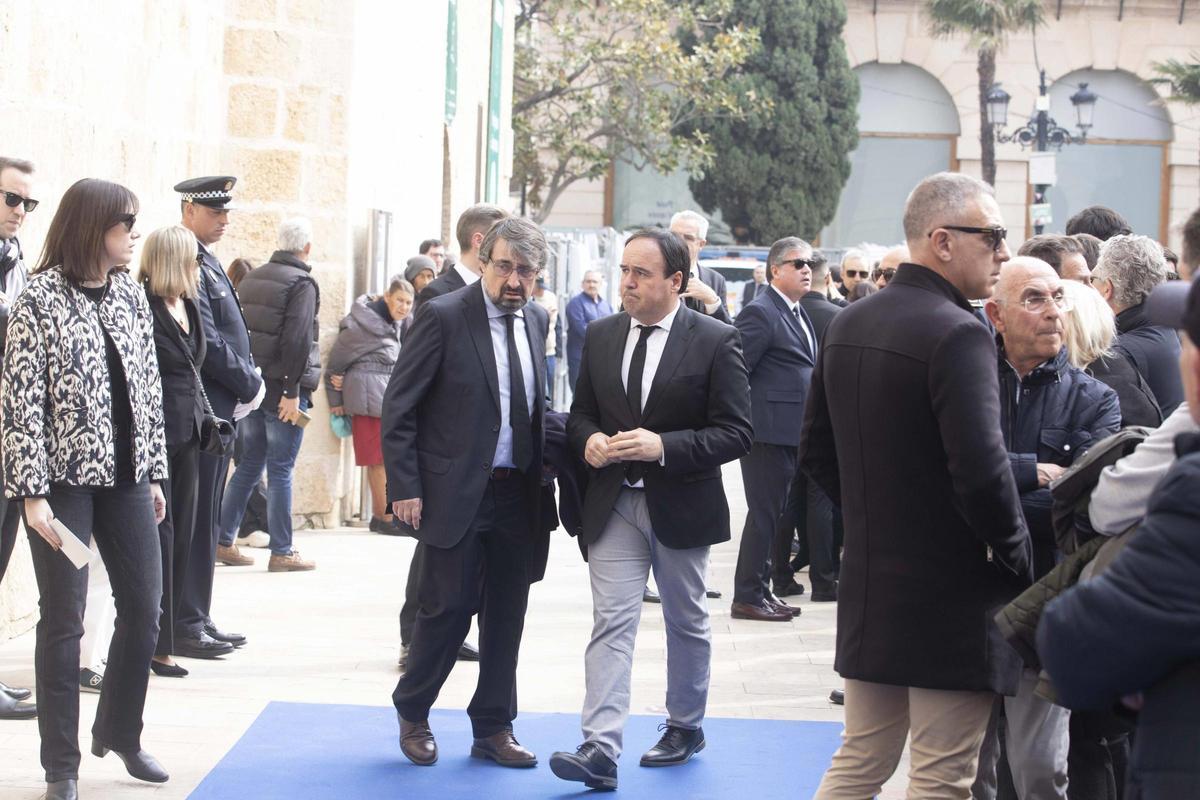 El presidente del PPCV, Juanfran Pérez Llorca, entre los asistentes.