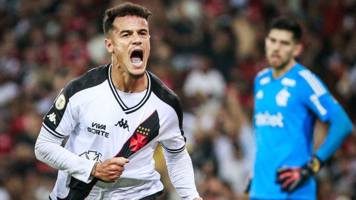 Philippe Coutinho celebra su gol en el derbi contra el Flamengo