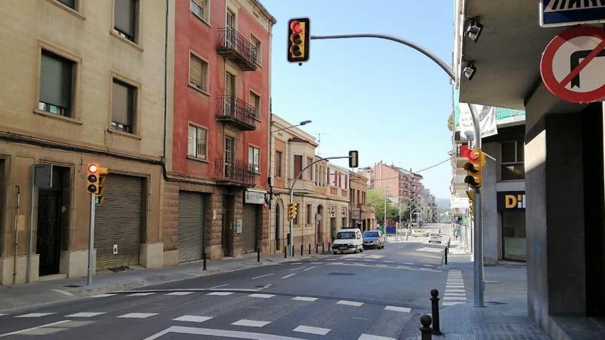 El nou semàfor al carrer del Bruc amb el de Sant Valentí