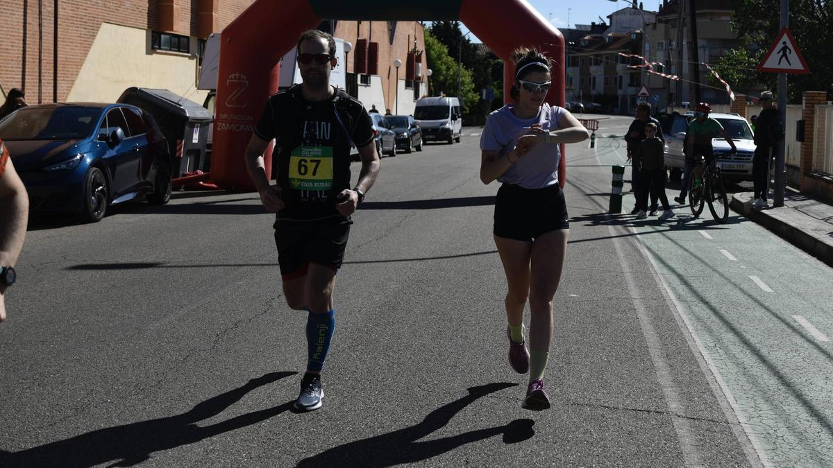GALERIA | Decenas de corredores completan la carrera de "Los Infiernos y los Arribes"
