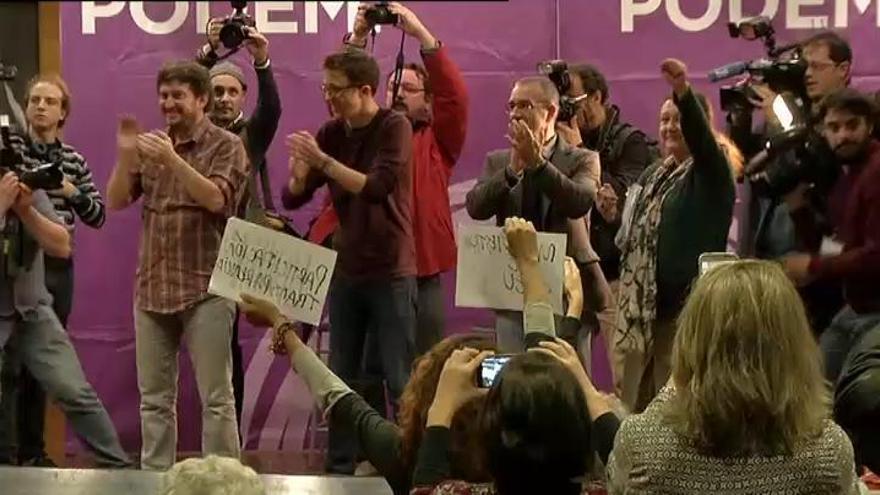 Errejón, recibido por militantes de Podemos en Palma al grito de "fuera, fuera"