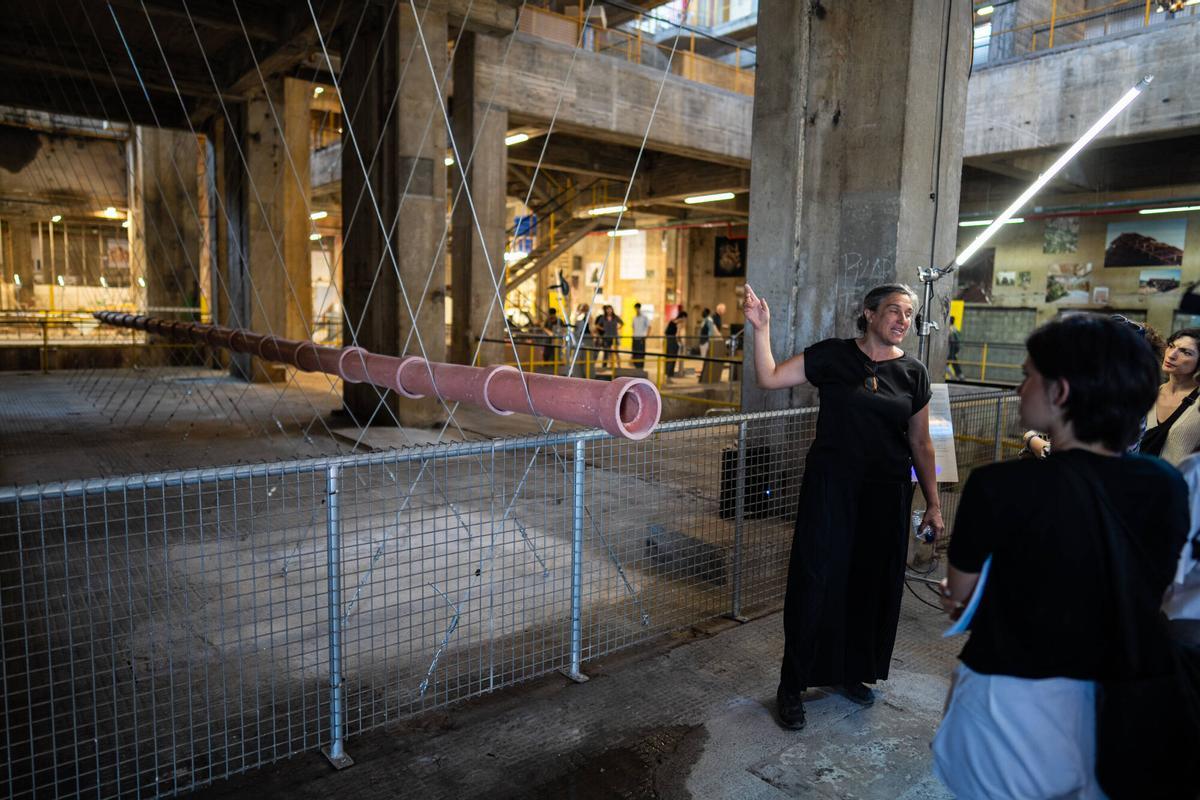 Marta Benedicto, una de las seis comisarias del Congreso Mundial de Arquitectos, explica el proyecto de Colectivo C733