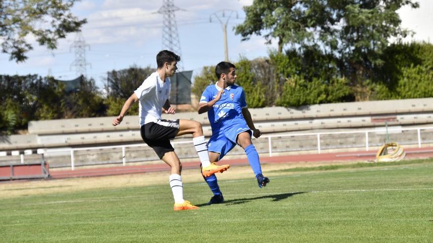 Un momento del partido del Villaralbo