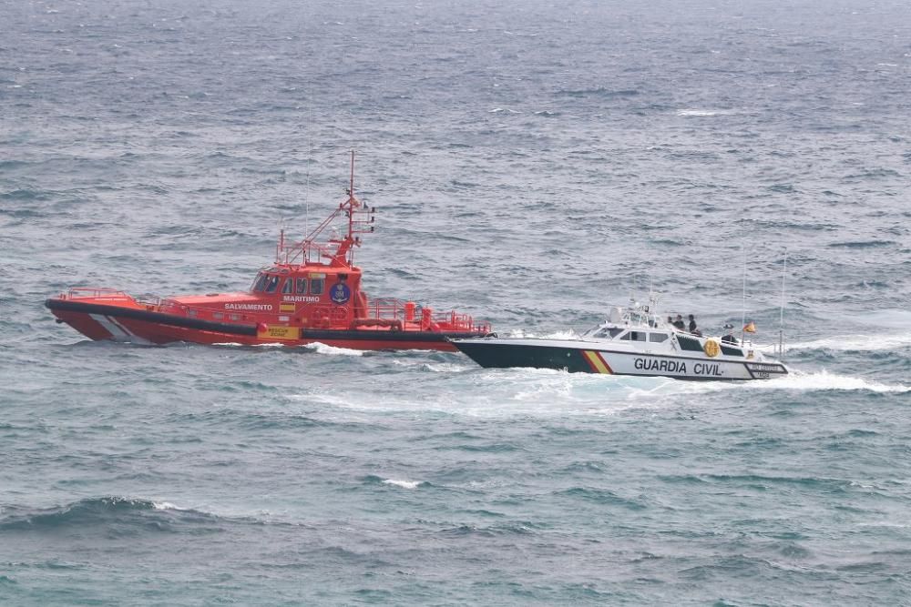 Las imágenes del accidente de avión en La Manga en el que ha muerto un piloto de la Patrulla Águila