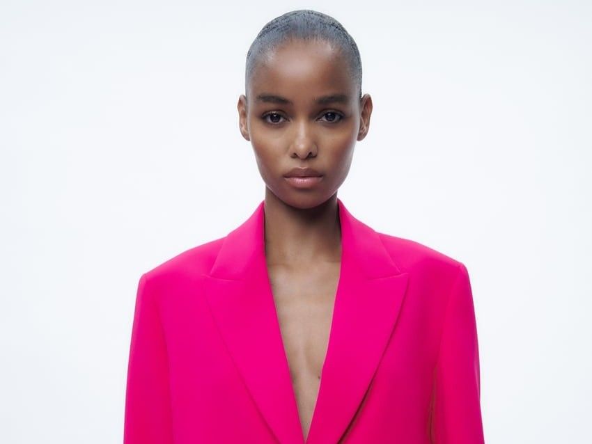 Tendencias Zara: La blazer con plumas de Zara que llevaremos sin parar este  otoño (y que te copiarán todas tus amigas)